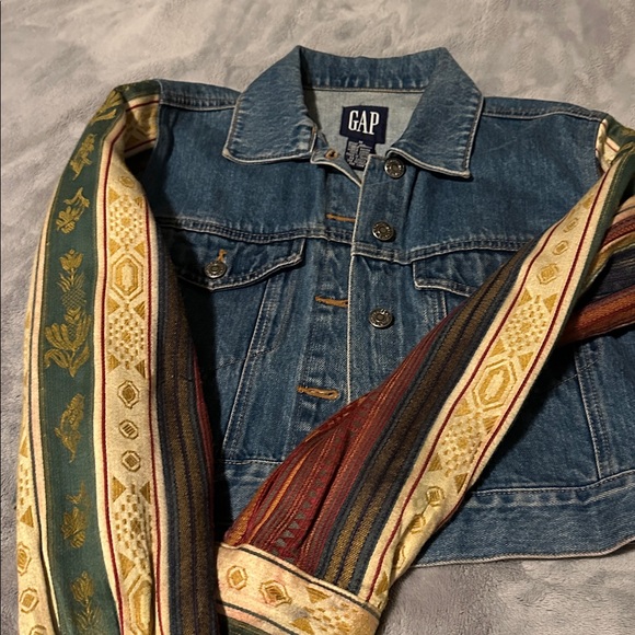 GAP Jackets & Blazers - Vintage 90’s 2 tone 100% cotton Gap Jean Jacket Sz M